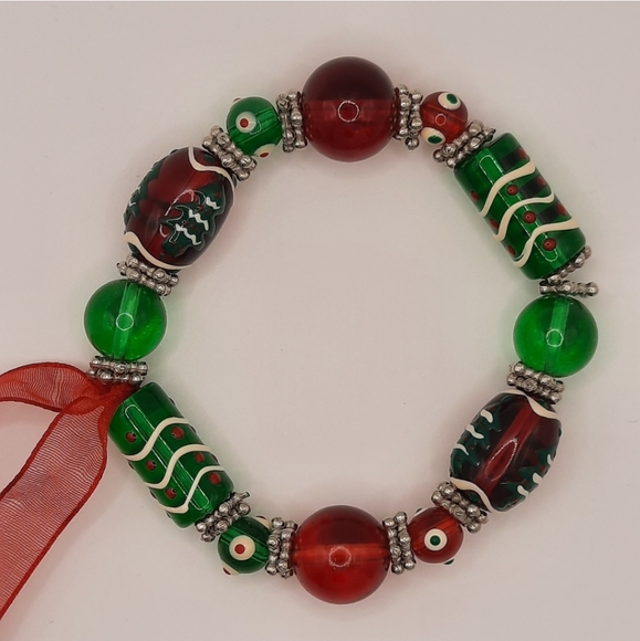 Christmas Glass Bead Bracelet - Picture 3 of 8